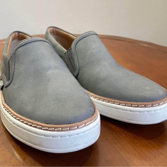 Ugg Women’s Soledad Slip-on Casual Loafer Shoes - Picture 5 of 7